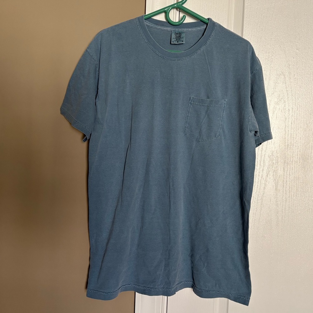 Comfort Colors Men's 100% Cotton Heavyweight T-Shirt. Size Large.